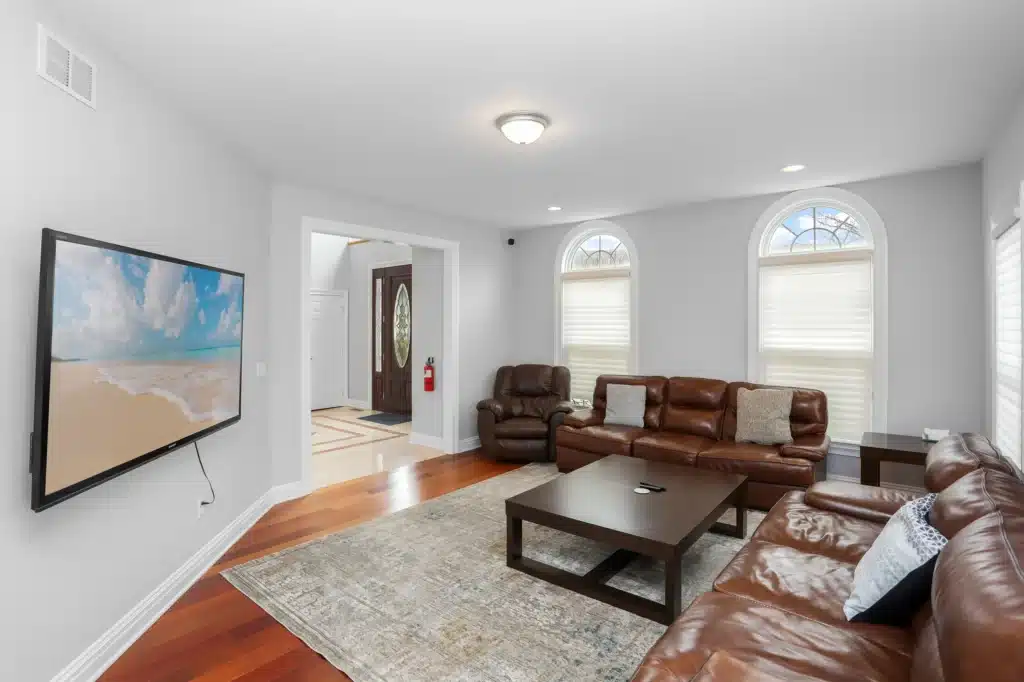 Living room area at grandview estates alcohol rehab program