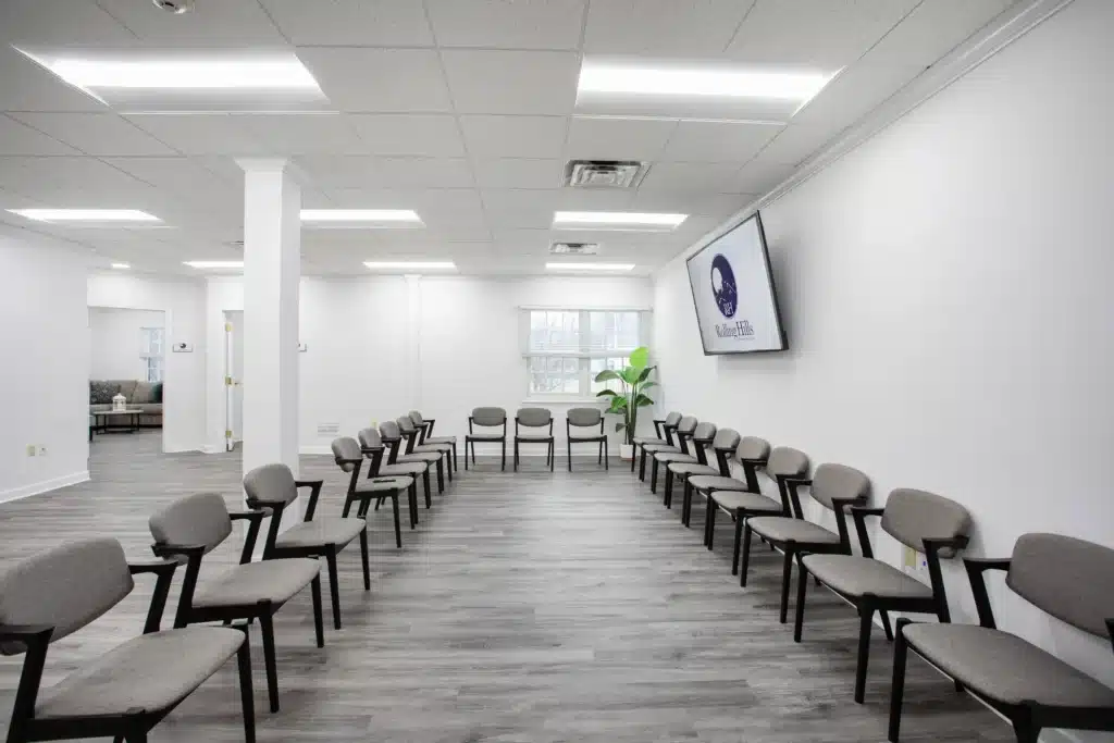 large group room at rolling hills recovery center.